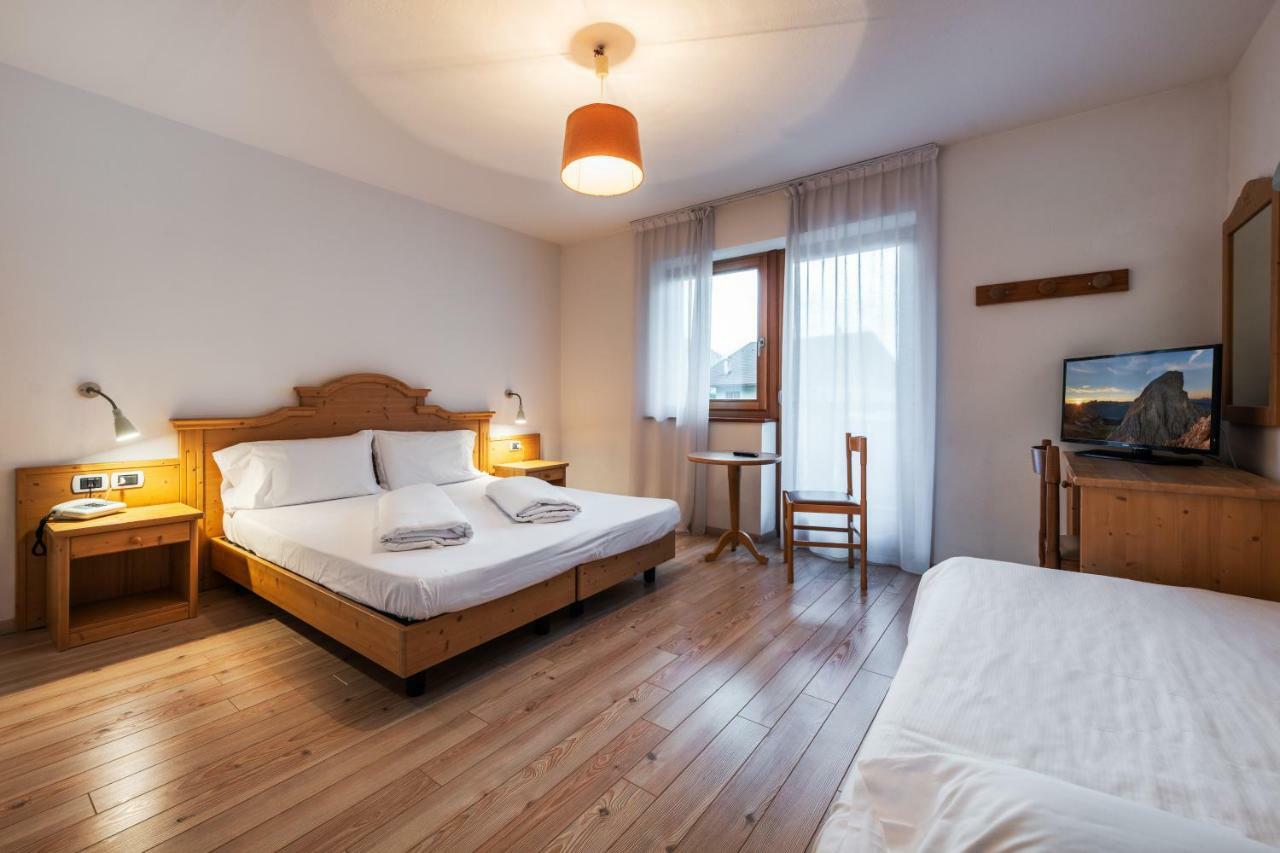 Hotel Europa Pozza di Fassa Eksteriør billede
